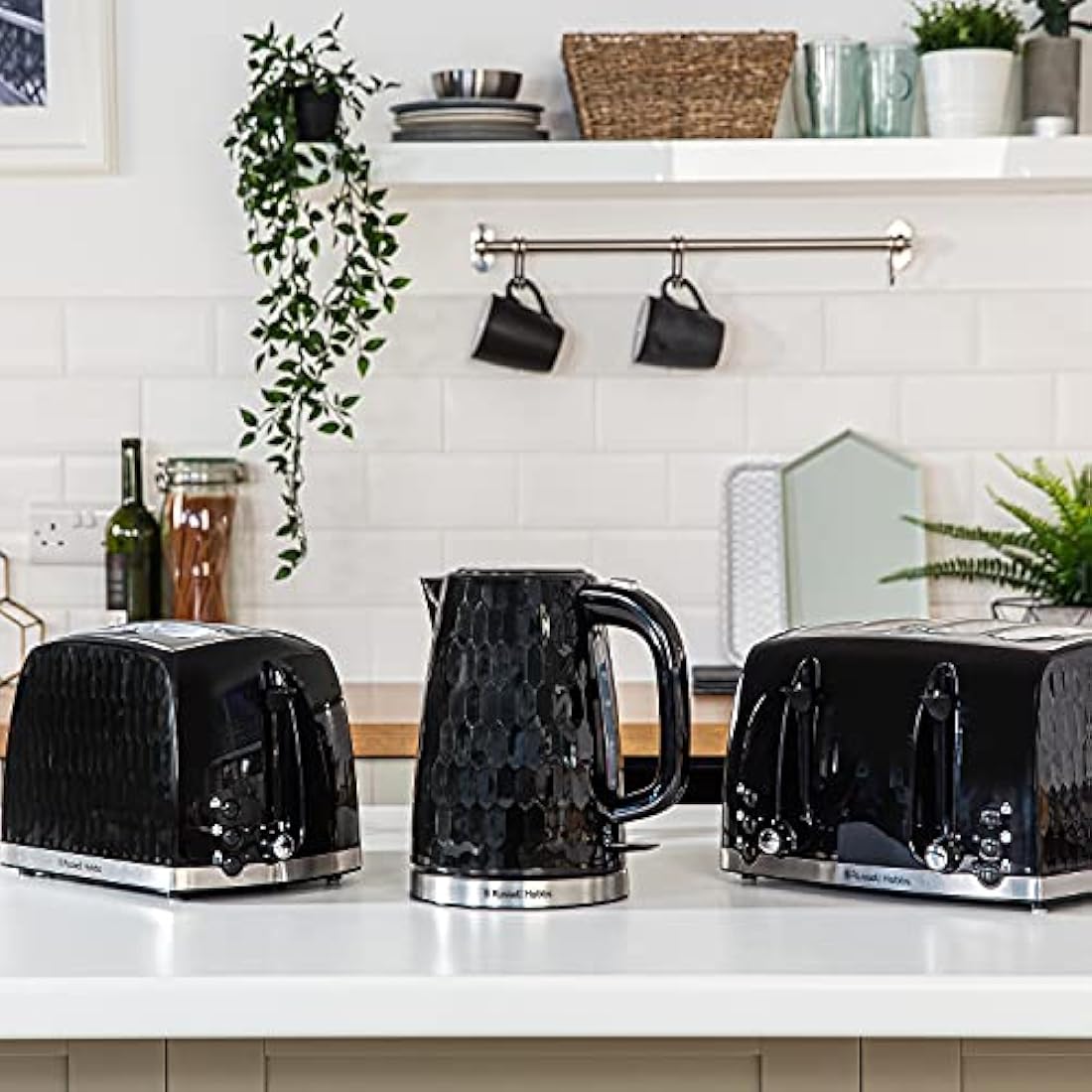 Russell Hobbs Honeycomb 4 Slice Toaster (Independent & Extra wide slots with high lift, 6 Browning levels, Frozen/Cancel/Reheat function, Removable crumb tray, 1500W, Black textured high gloss) 26071