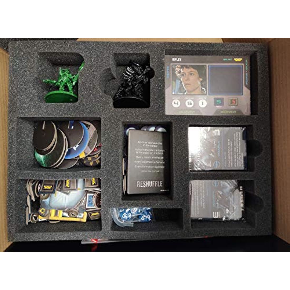Tabletop Tyrant The Defender Figure and Storage Case inc Foam Holds 180 Models (Aliens: Another Glorious Day In The Corps)