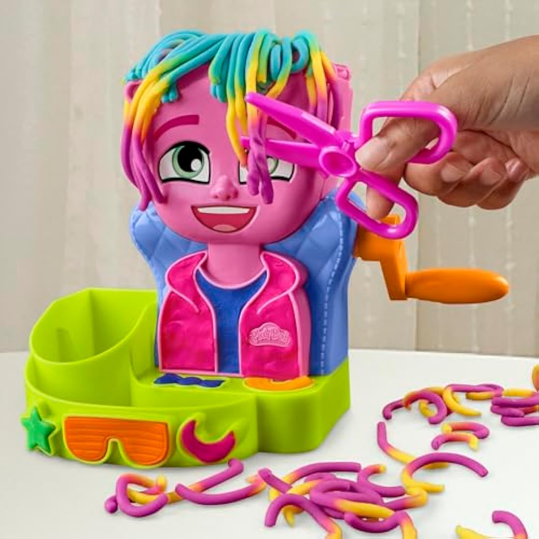 Play-Doh Hair Stylin' Salon Playset with 6 Cans, Pretend Play Toys, Ages 3+