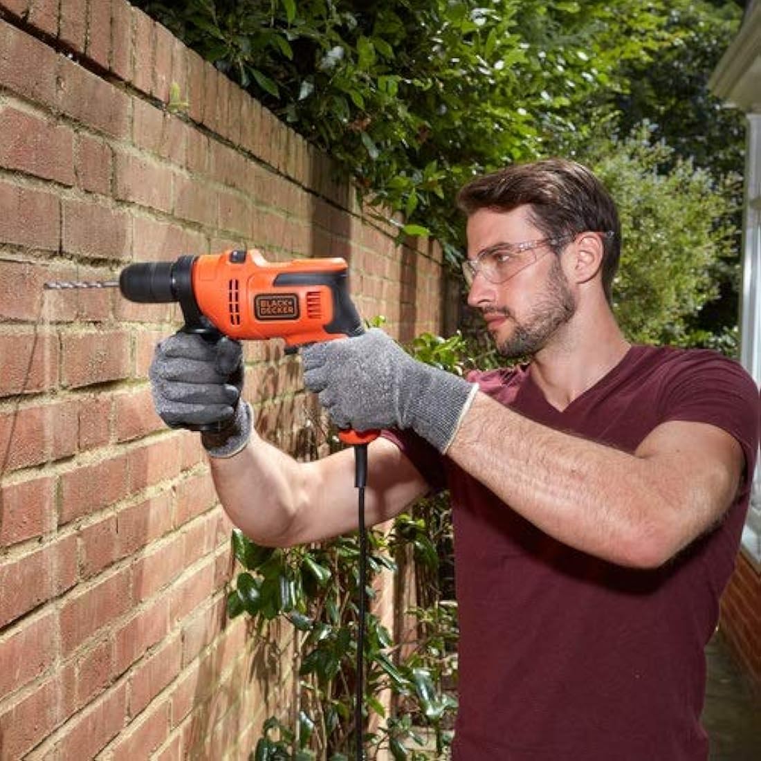 BLACK+DECKER 500W Electric Hammer Drill, Powerful 0-49,300 BPM for Masonry and Concrete, Compact Design with Side Handle, BEH200-GB