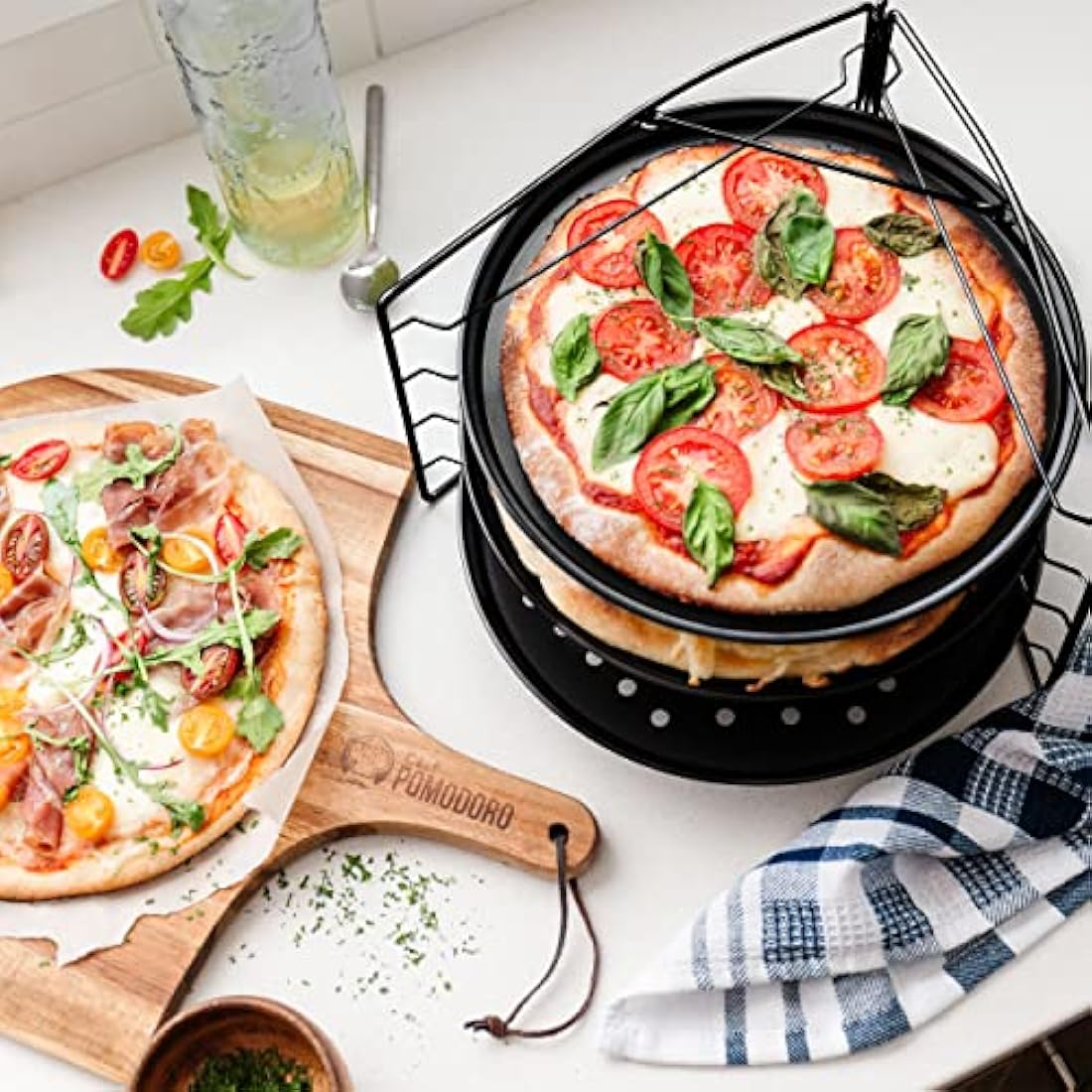 Chef Pomodoro Pizza Baking Set with 3 Pizza Pans and Pizza Rack, (28cm Pans), Non-Stick Perforated Pizza Trays for Oven, Pan with Holes, Pizza Pan for Oven, Barbeque, Bakeware Supplies