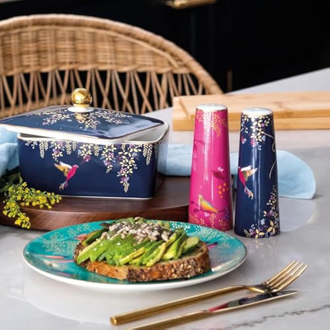 Portmeirion SMCN79406-XG Sara Miller Chelsea Butter Dish with Cover, Navy Blue