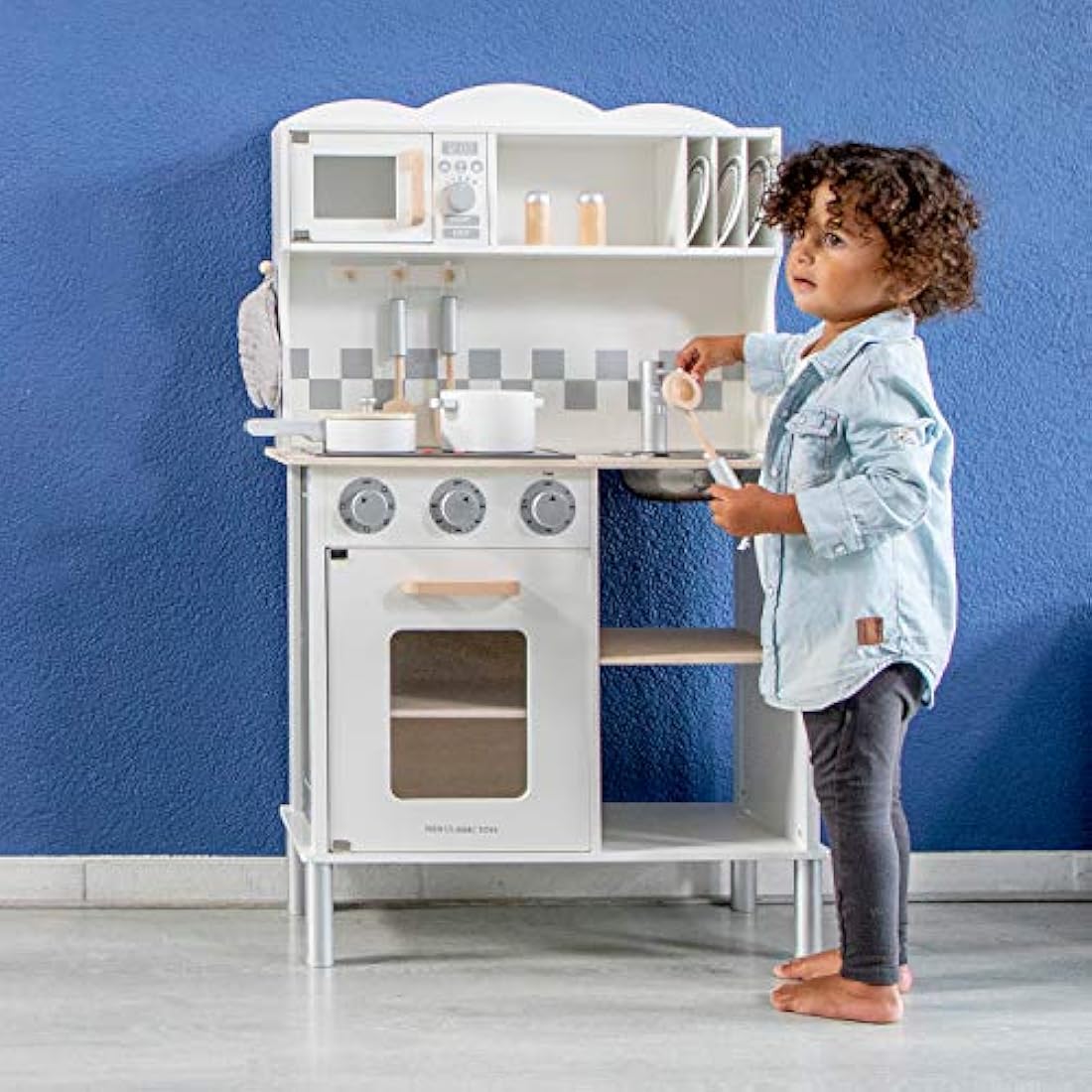 New Classic Toys 11068 Wooden Pretend Toy Kitchen for Kids Included Accessoires-Comes with Electric Cooking Plate-Makes Sound, White