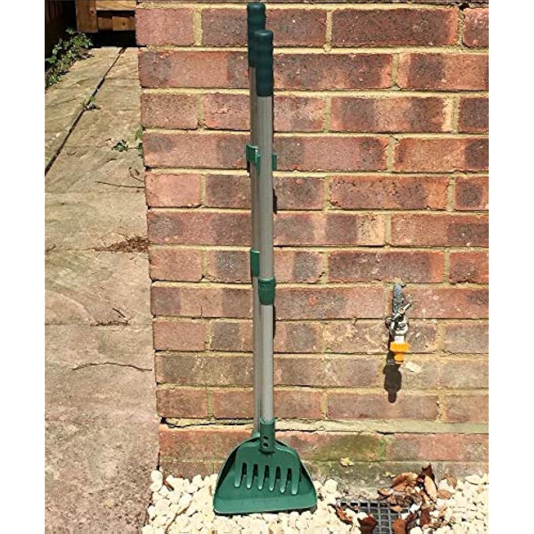 MDC Arms Length Pooper Scooper for Dogs – No-Bend Pet Waste Picker with Rake and Scoop – Ideal for Grass or Paths – Easy Clean Garden Waste Remover – Long Handle & Lightweight Design