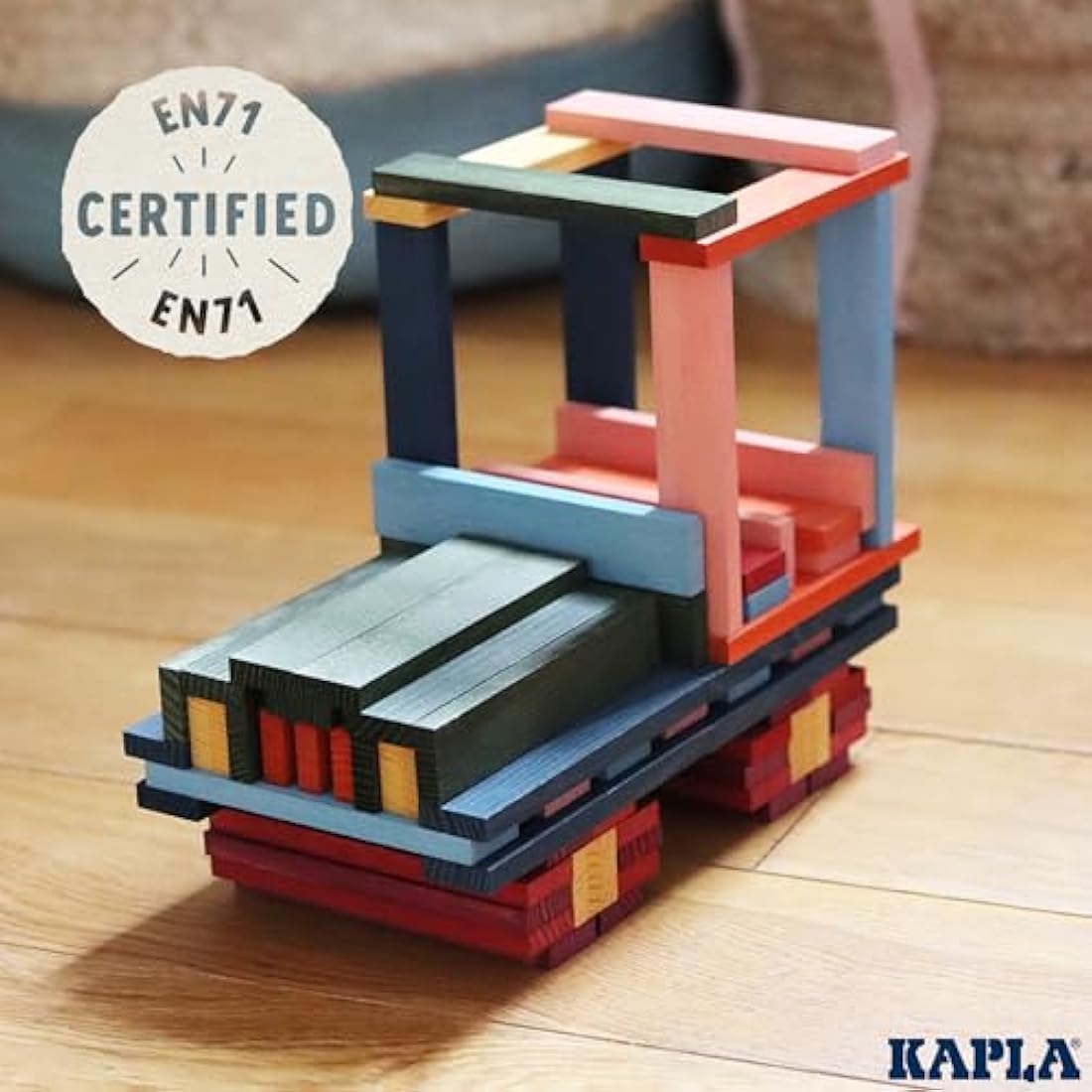 KAPLA Octocolor Box with 100 coloured planks (Red, Orange, Yellow, Green, Light Blue, Dark Blue, Pink, Purple), Wooden Toy, Construction Game, from 2 Years Onwards.