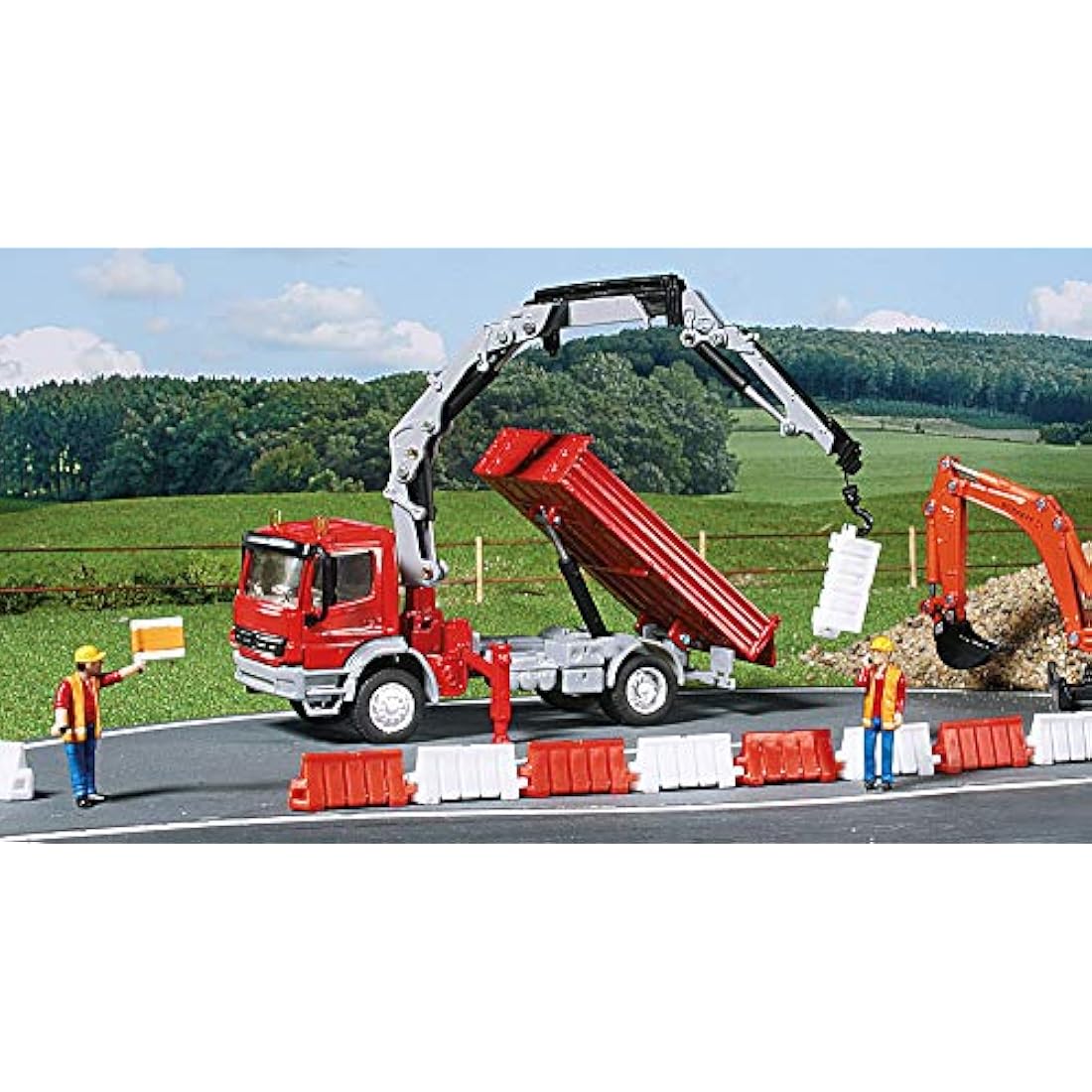 siku 3534, Lorry with Loading Area and Crane, 1:50, Metal,Plastic, Red, Incl. 2 toy figures and 12 traffic barriers