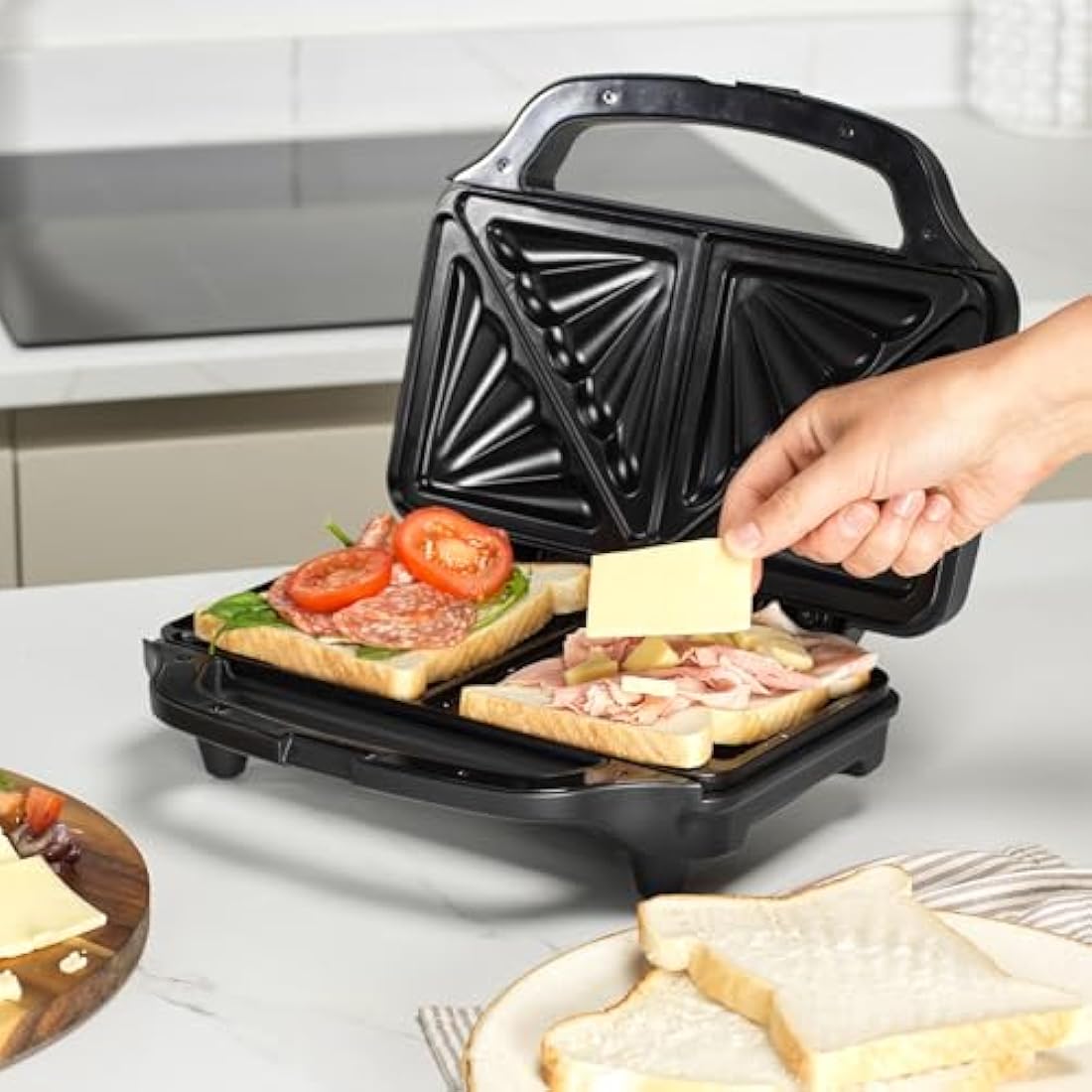 Salter Sandwich Toaster – Non-Stick, Deep Fill Toastie Maker, Cook 2 Toasted Sandwiches Together, 4 Slice Grill Press, Automatic Temperature Control, Cool Touch Handle, Easy Clean, 900W, EK2017