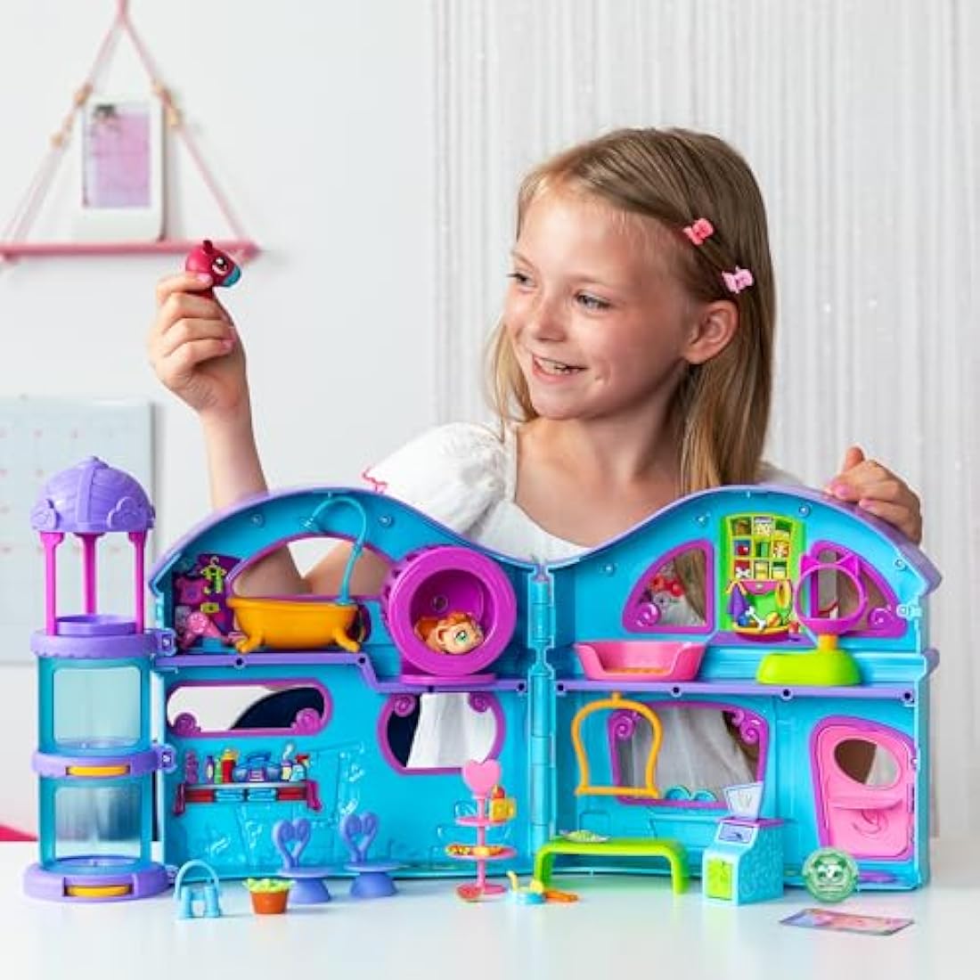 Littlest Pet Shop Series 2 Pet Shop Playset | LPS Playset With 2 Pet Mini Figures 20 Accessories 1 Collector Card And 1 Virtual Code | Animal Collectable Kids Toys For Girls And Boys