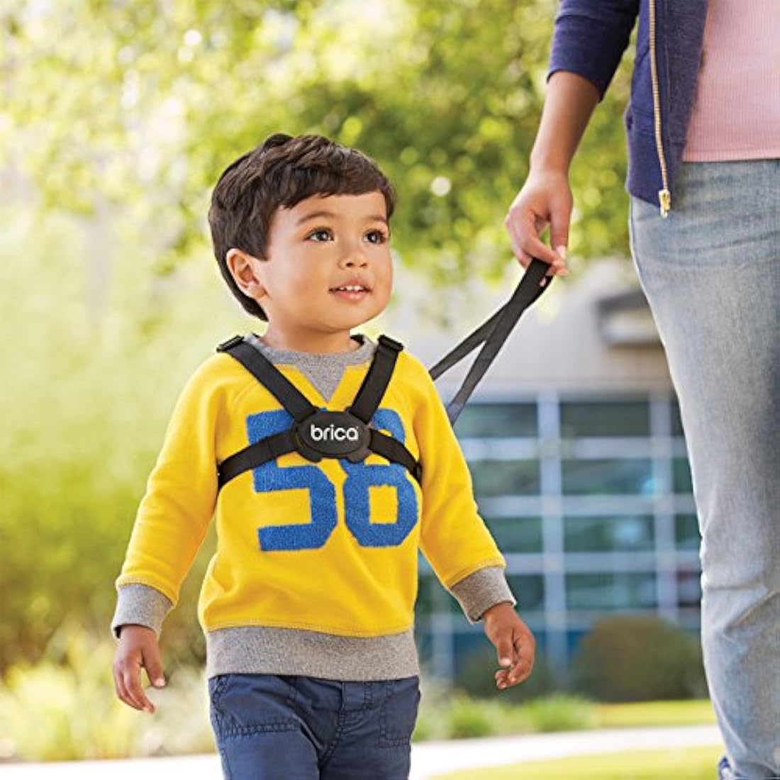 Munchkin Stay Close Harness & Reins for Babies & Children Strong Straps Safety Harness for Kids & Toddlers Ideal for Walking 6 months + Black