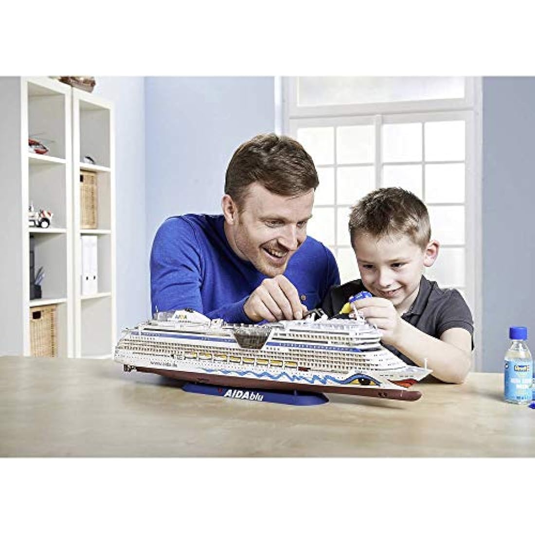 Revell 05230 Cruise Ship AIDA (AIDAblu, sol, mar or stella) 1:400 Scale Unbuilt/Unpainted Plastic Model Kit