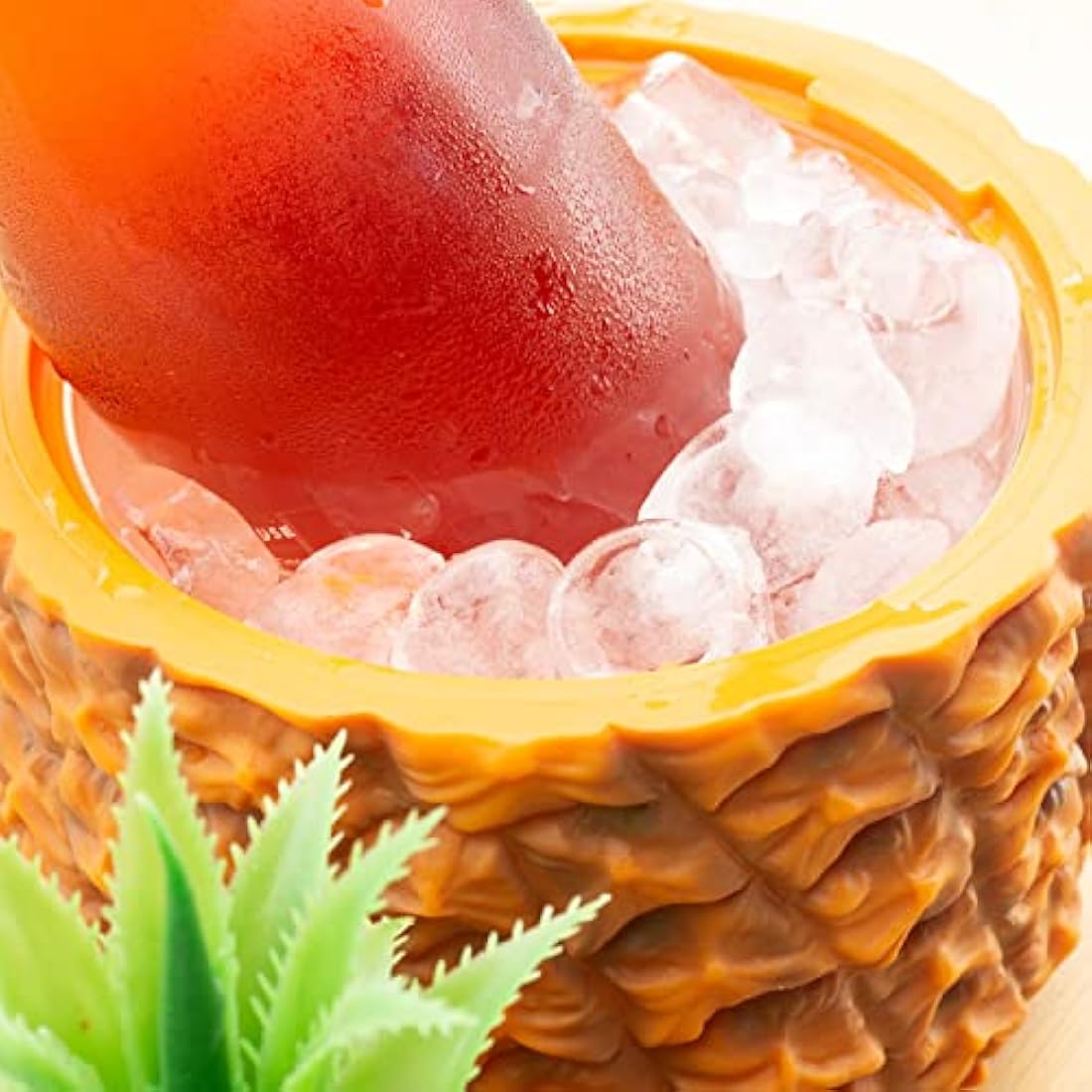 CKB Ltd Retro Pineapple Ice Bucket Insulated 1500ml - Vintage Hawaiian Fruit Themed Centre Piece - Used to Chill Bottles But Can Also Be Used for Chopped fruit Ice Desserts & more