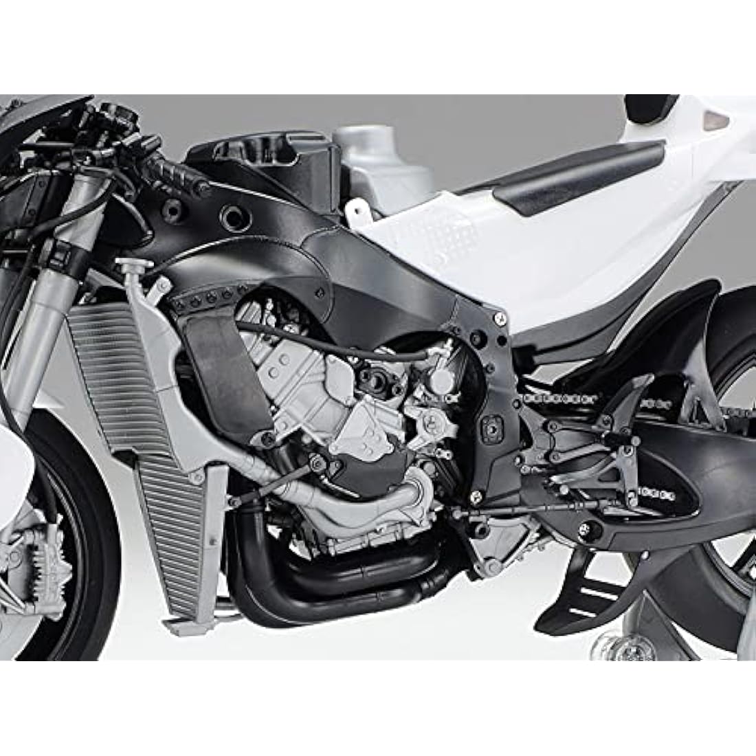 Tamiya Vehicle 14139 1:12 Team Suzuki ECSTAR GSX-RR 2020 Faithful Replica Plastic Kit, Crafts, Model Kit, Assembly, Unpainted, Multicoloured