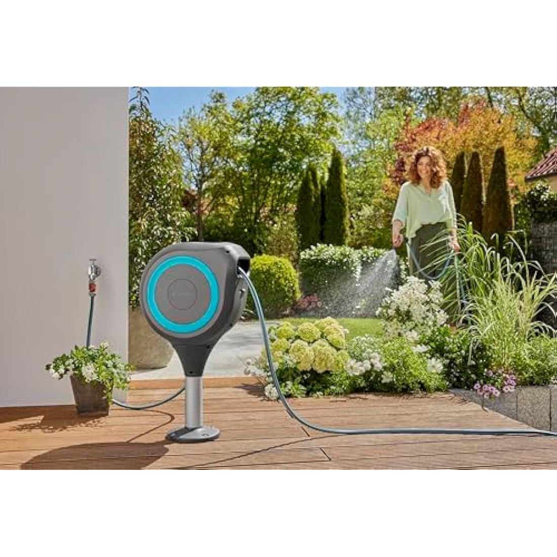 Gardena Patio Hose Box Rollup M: Weatherproof Box with roll-up Technology and 20m Hose, Irrigation of Medium-Sized Gardens with Patio, Automatic retraction, Turquoise (18615-20)