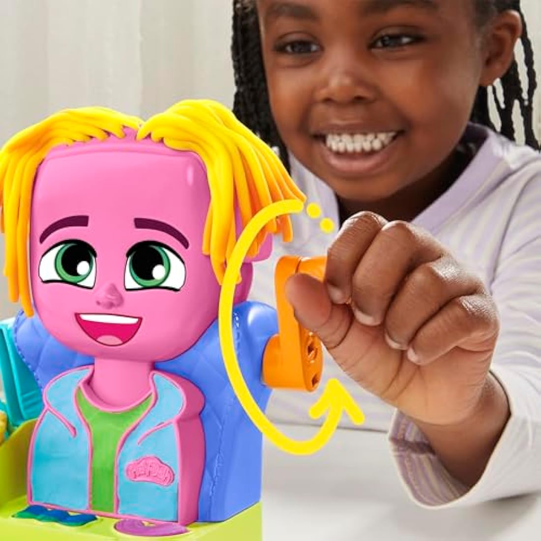 Play-Doh Hair Stylin' Salon Playset with 6 Cans, Pretend Play Toys, Ages 3+