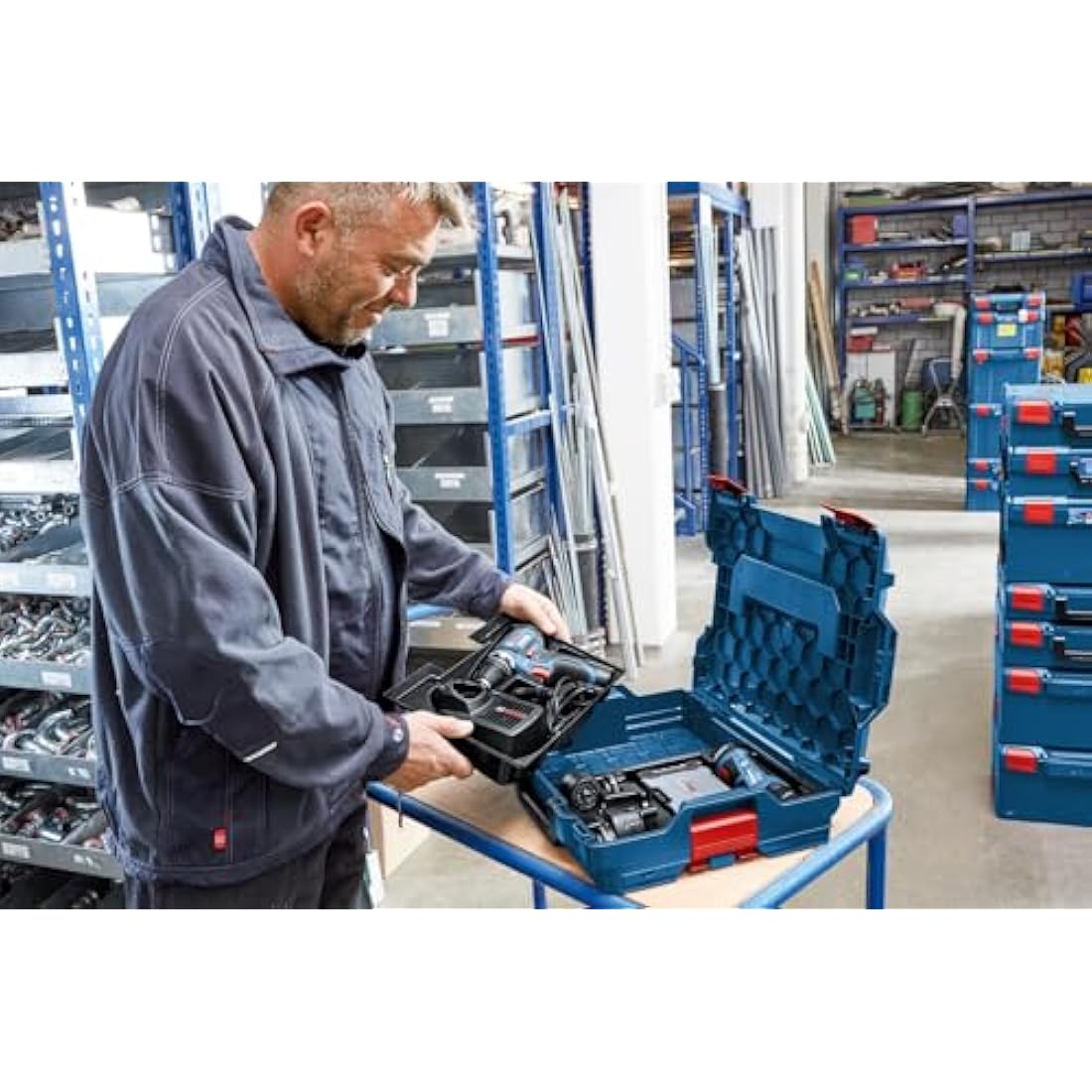 Bosch Professional L-BOXX 136 Carrying Case system (volume: 14.7 litres, max. load: 25 kg, weight: 1.9 kg, material: ABS plastic, PA6 plastic)