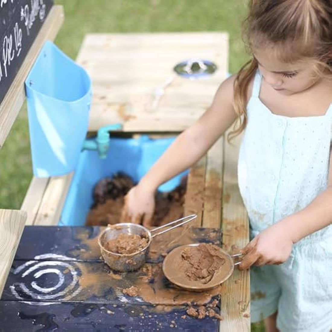 TP Toys | Mud Kitchen | Deluxe Wooden Mud Kitchen | Boys and Girls 3+ | Kids Outdoor Kitchen Playset with Water Pan, Garden Sink, and Kitchen Accessories | Garden & Sensory Pretend Play for Kids