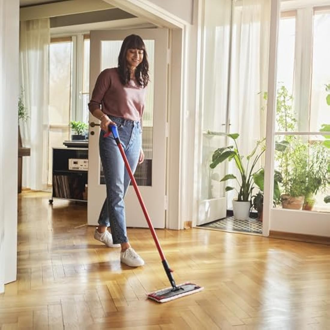 Vileda 1-2 Spray Mop, Microfibre Flat Floor Spray Mop with Extra Head Replacement, Set of 1x Mop and 1x Refill