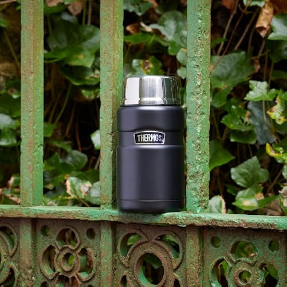 Thermos Stainless King Food Flask, 710ml Capacity - Sleek Multi- Purpose Flask for Daily Food Prep - Durable Stainless Steel with Raspberry Finish - Ideal for On-The-Go Meals & Drinks