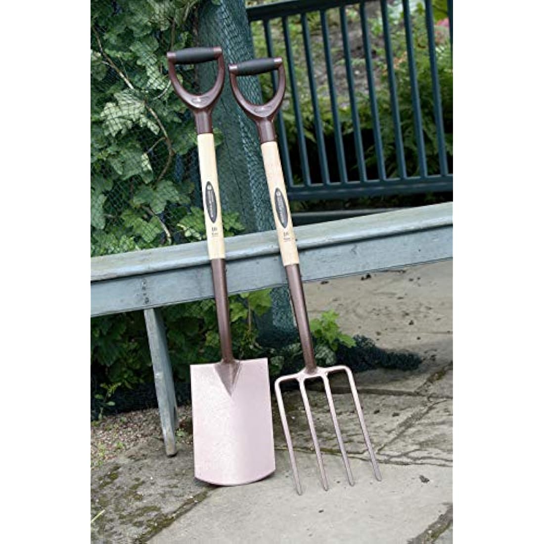 Spear & Jackson 4194NB Elements Carbon Treaded Border Spade