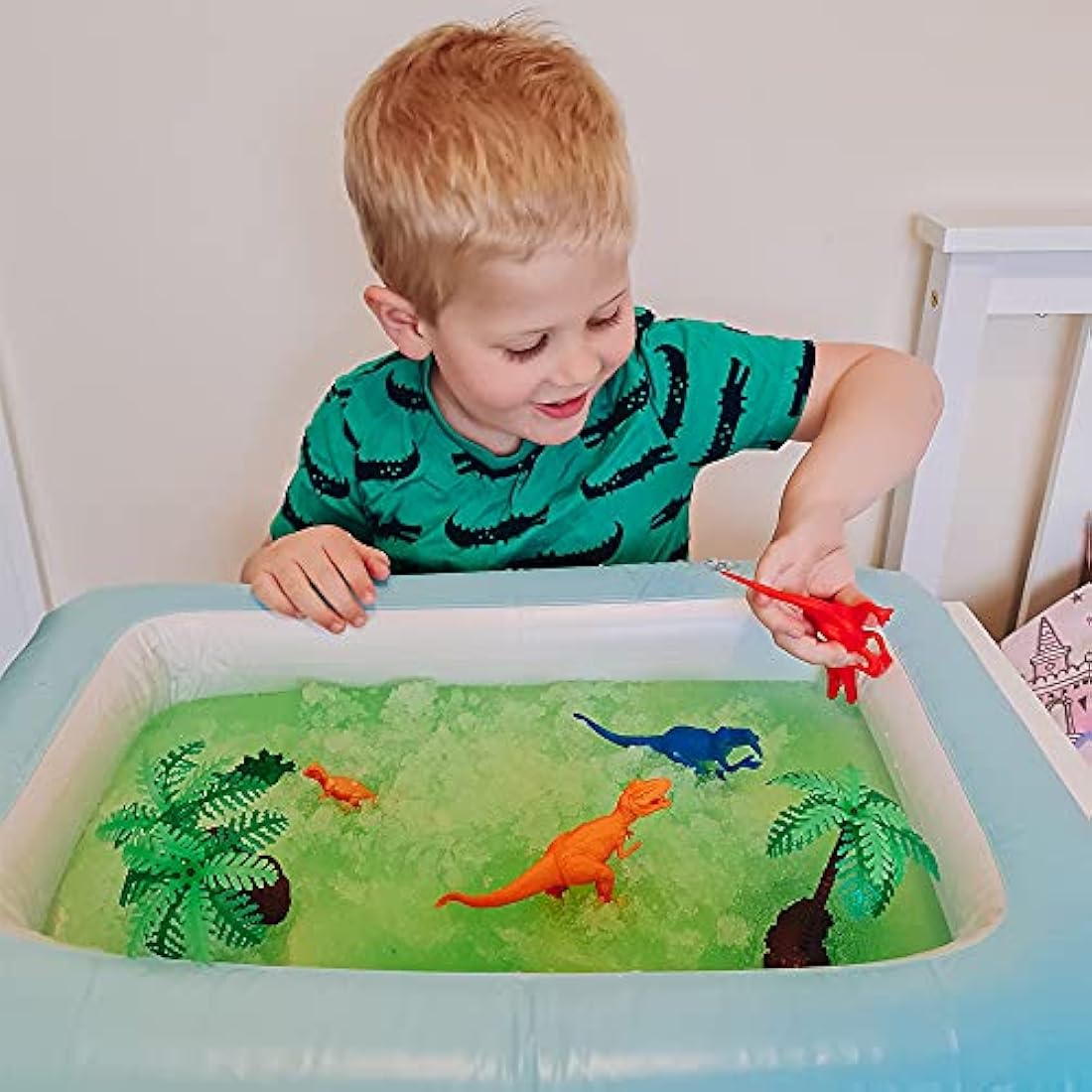 Zimpli Kids - Gelli Adventures Dino Pack, 5 Use, 8 x Dinosaur Figures, Inflatable Tray, Imaginative Prehistoric Dinosaur Playset, Educational Science Kit for Boys and Girls, Children's Role Play Toy