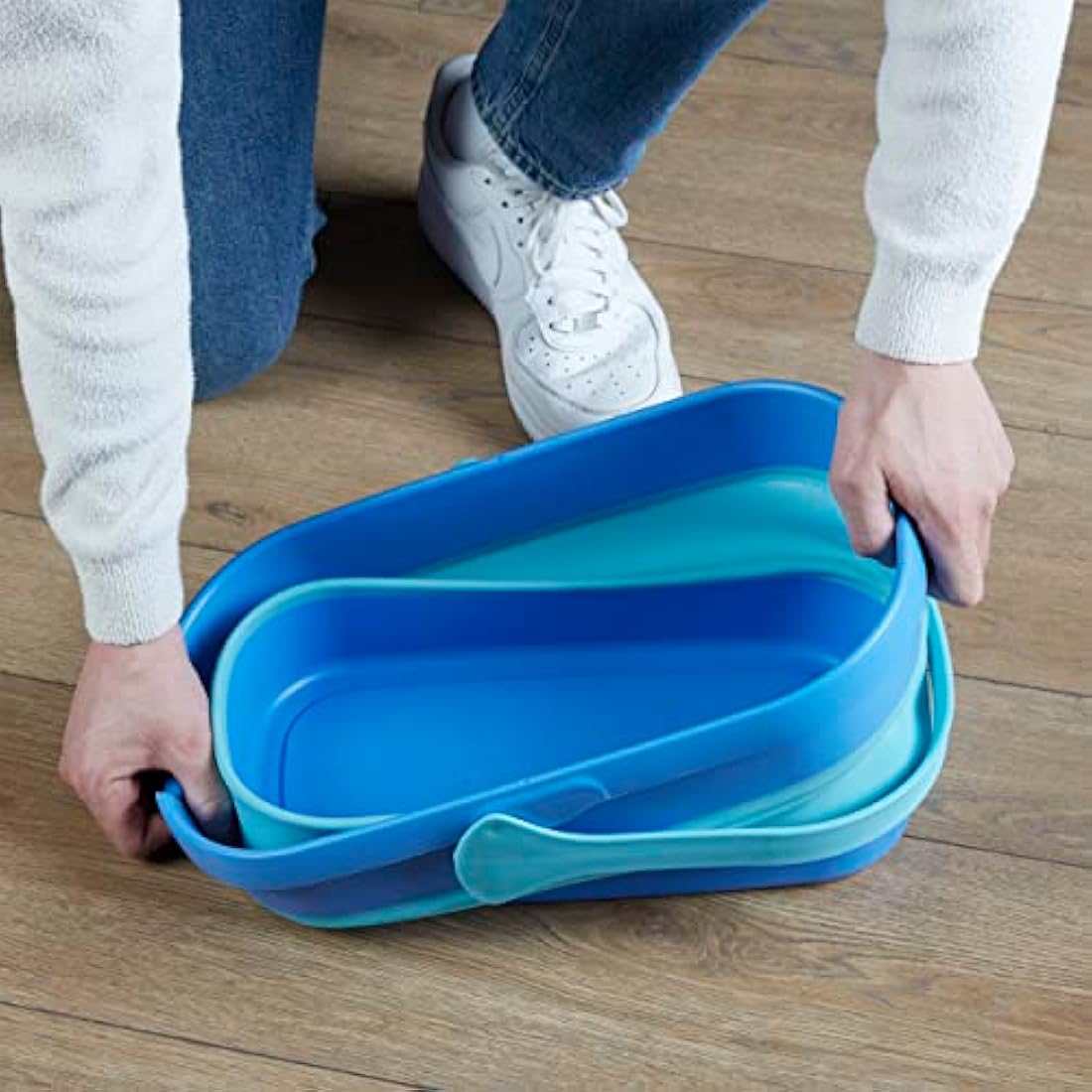 Spontex Ultra Compact Twist Mop and Bucket Set | Microfibre Mop with Built-In Self-Wringing System | 10L Foldable Bucket | Cleans Laminate, Wood & Tile Flooring | Washable Mop Head