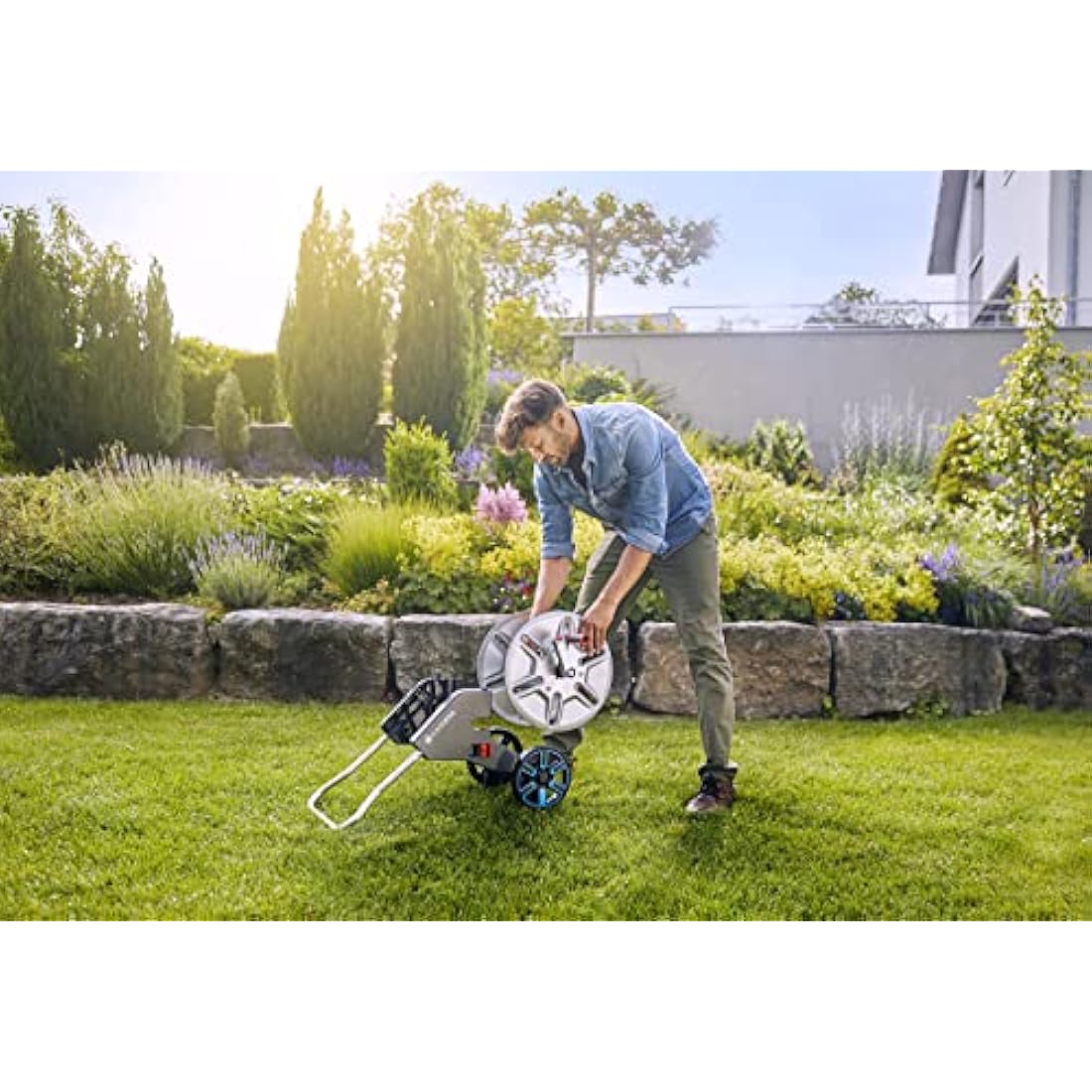 Gardena CleverRoll M Easy Metal Set: Hose trolley with 60 m capacity, very sturdy with a stable hose guide, includes 25m hose (18547-20)