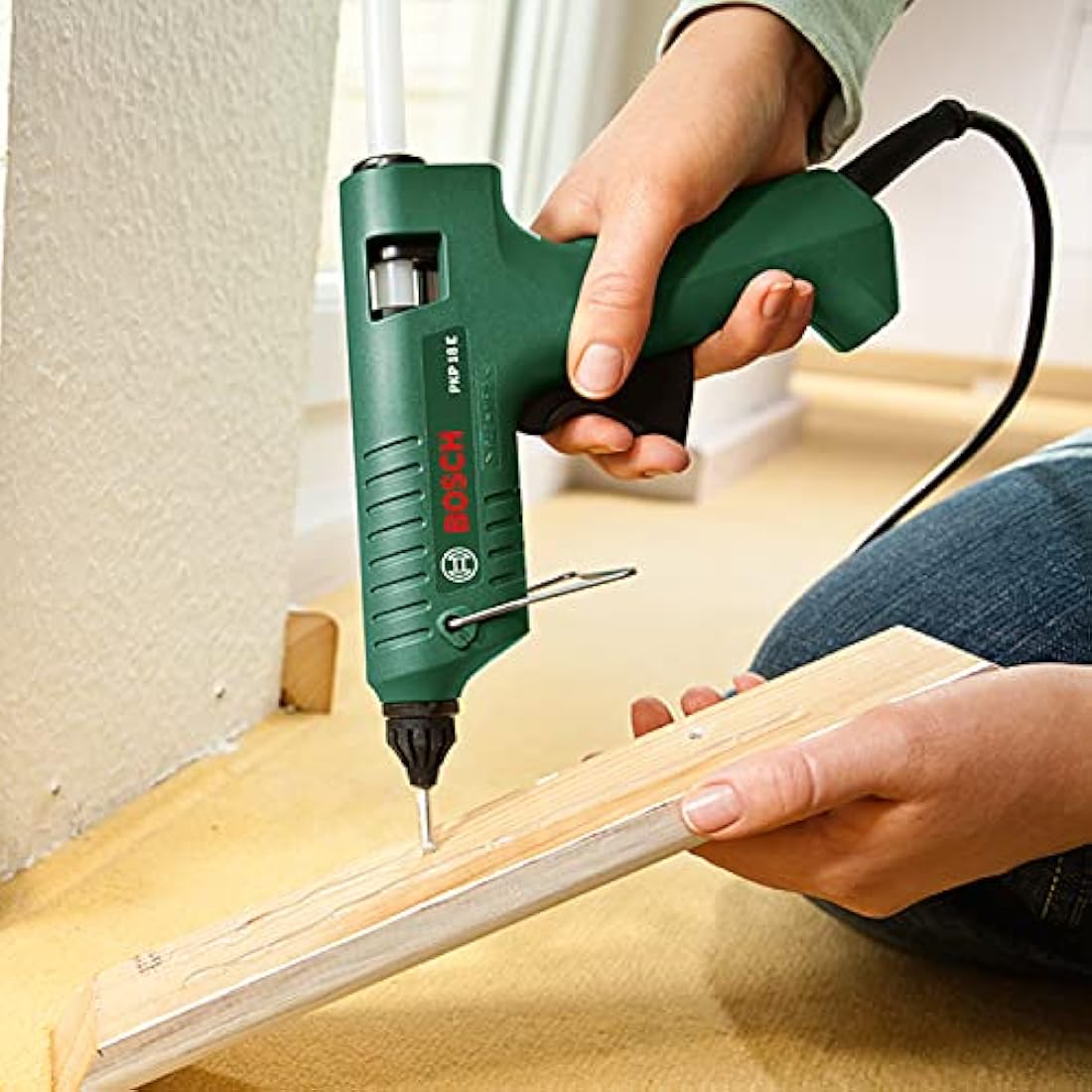 Bosch Glue Gun PKP 18 E (1 x Extra-Length Nozzle, Glue Stick, 240 V),Package may vary [Energy Class A]