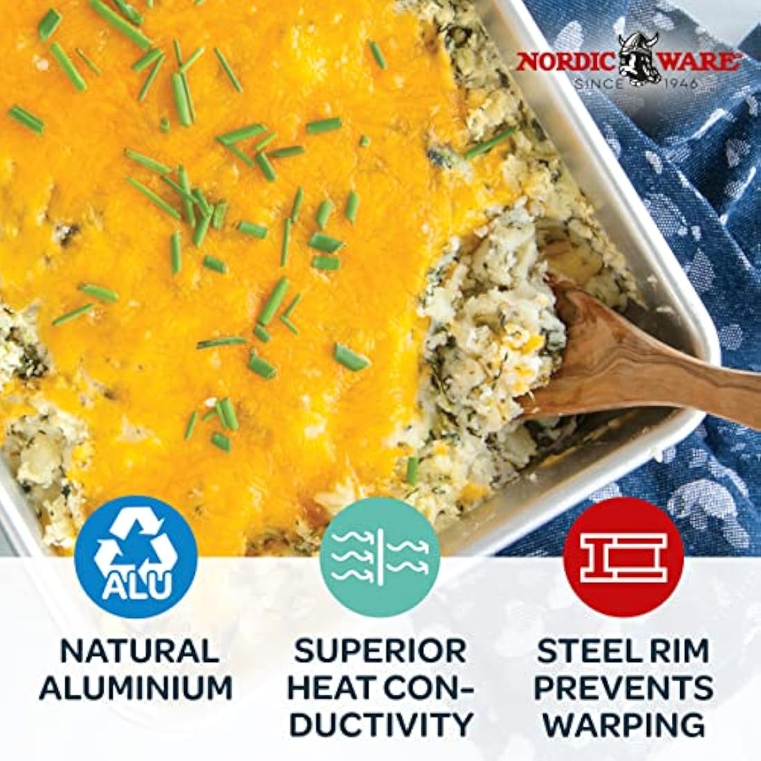 Nordic Ware Naturals 9" x 13" Rectangular Cake Pan with Lid, Natural Aluminium Baking Tin with Superior Heat Conductivity, Premium Bakeware Made in the USA, Silver
