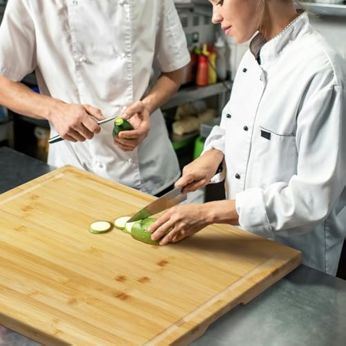 Utoplike Extra Large Chopping Board(50.7 x 50.7 x 2.5 cm), XL Bamboo Wooden Cutting Boards for Kitchen, Big Butcher Block Board with Handle and Juice Grooves