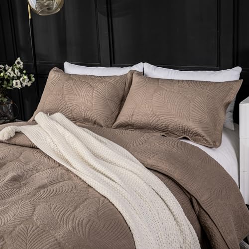 Qucover Quilted Bedspreads Soft and Comfortable Cotton Bedspread Super King Size with Elegant Embroidered Palm Leaf Pattern, 3 Pieces Bedspreads