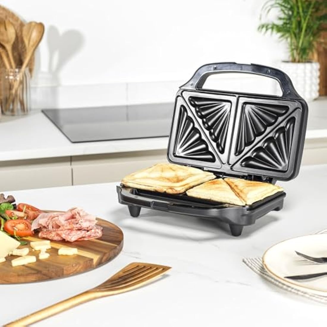 Salter Sandwich Toaster – Non-Stick, Deep Fill Toastie Maker, Cook 2 Toasted Sandwiches Together, 4 Slice Grill Press, Automatic Temperature Control, Cool Touch Handle, Easy Clean, 900W, EK2017