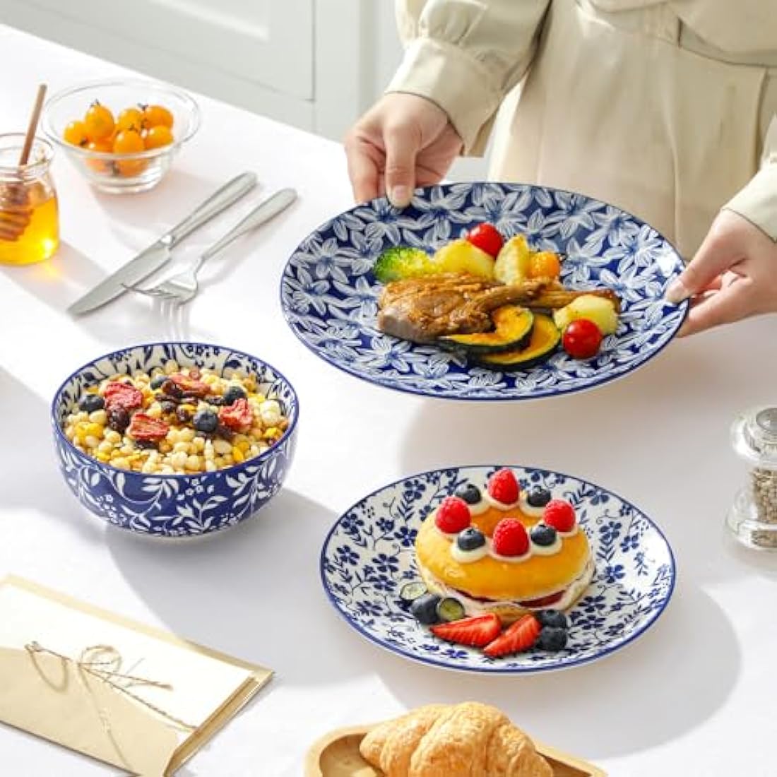 vancasso Selene Dinner Sets for 6 People, 18 Pieces Vintage Blue Porcelain Plates and Bowls Set Kitchen Crockery Set Dinnerware Sets, Mircowave and Dishwasher Safe Dishes Set