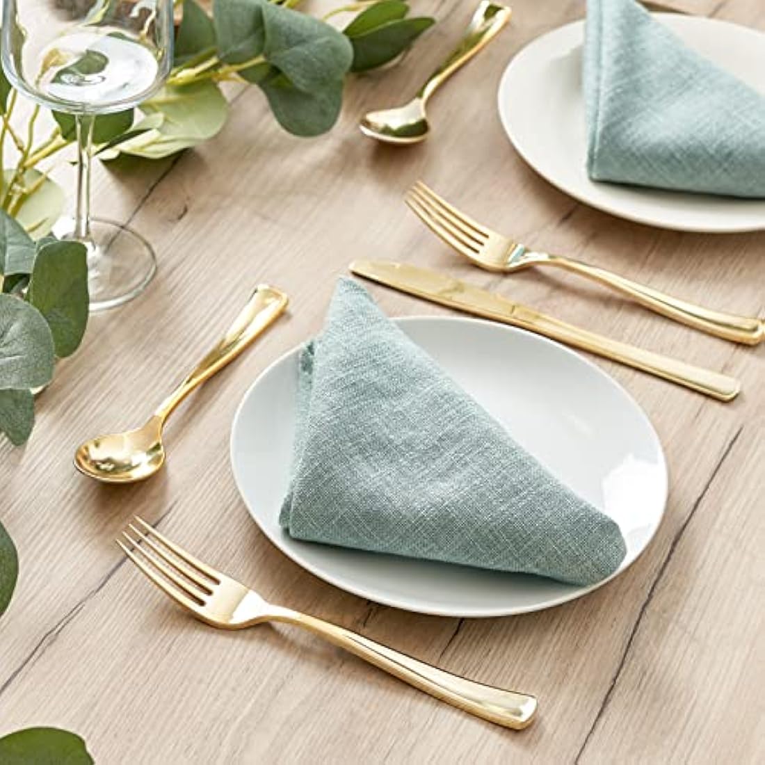 MATANA - 180 Elegant Gold Plastic Cutlery Set - 60 Knives, 60 Forks, 60 Spoons - Hand Washable, Reusable & Heavy Duty Tableware for Weddings, Birthday, Parties & Events