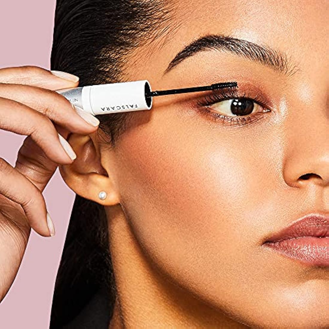 KISS Falscara DIY Eyelash Extension Bond & Seal Infused with Biotin & Vitamin E, Strong Gentle Comfortable Lash Adhesive for All Day Wear for Use with Lash Wisps, Remover and Applicator, White