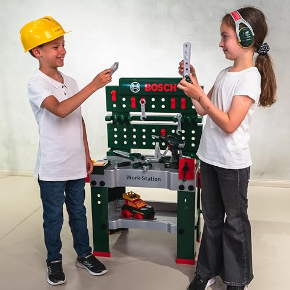 Theo Klein 8485 Bosch Workbench No. 1 I 150 Parts I Includes Cordless Screwdriver, Construction Set, Sander and Much More | Battery-Powered Cordless Screwdriver with Light and Realistic Sounds