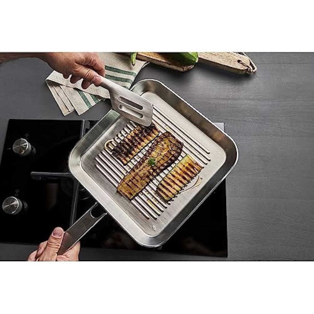 ZWILLING 40996-024-0 Plus, Square Grill Pan, Cast Iron, 24 x 24 cm, Clad