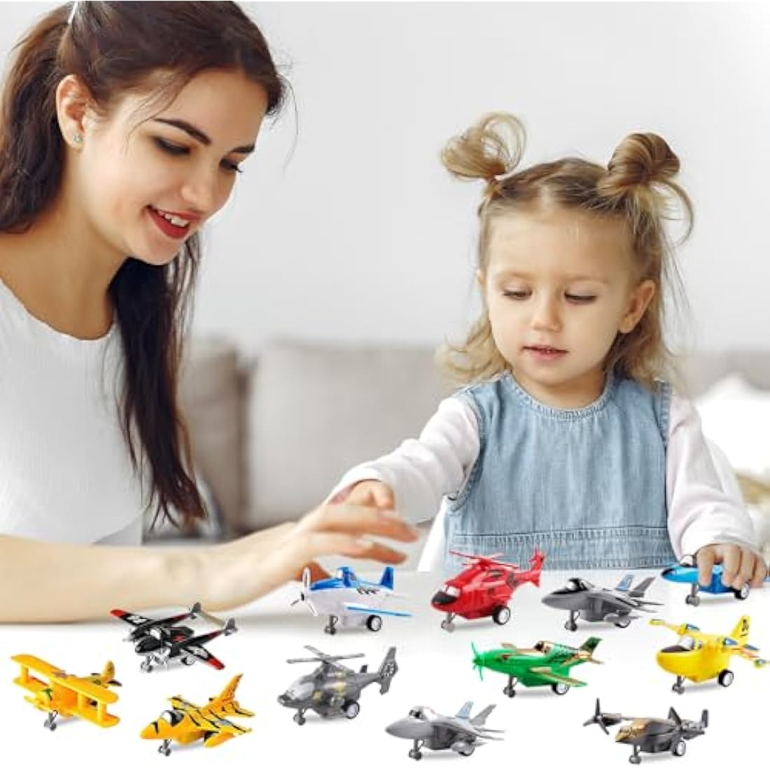 deAO Set of 12 Pull Back Airplanes Vehicle Playset Variety Pack of Helicopters, Stealth Bombers, Fighter Jets, Aircraft, Planes