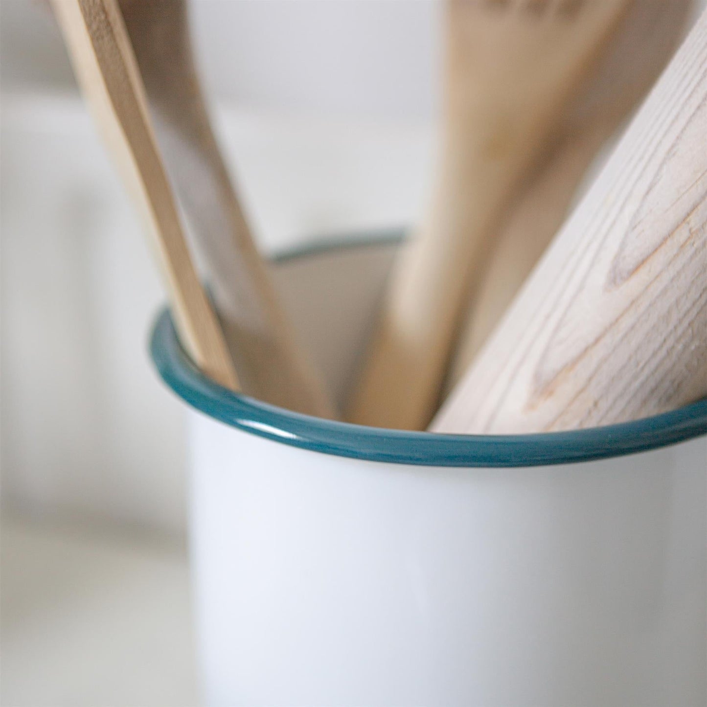 15.5cm White Enamel Utensil Holder