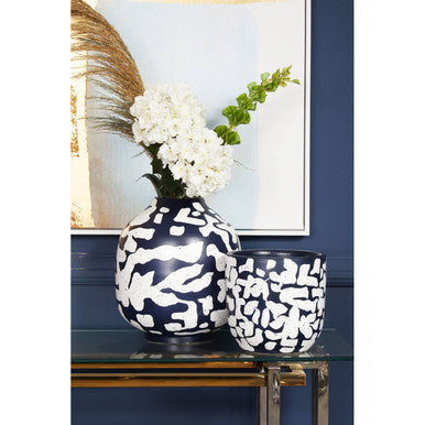 Tundra Earthenware Planter