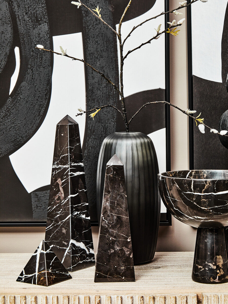 Salmo Small Black Marble Obelisk