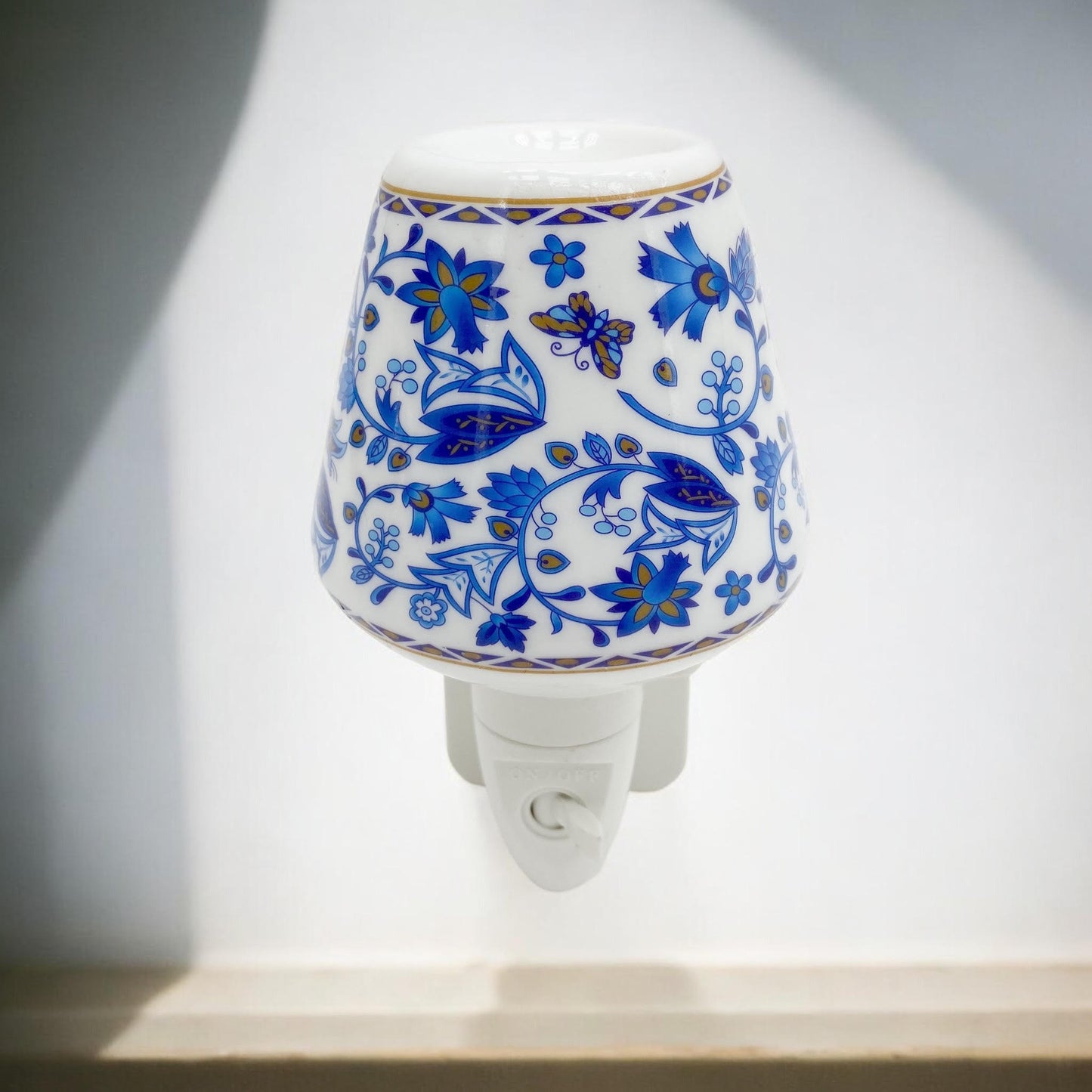 8 INCH FLORAL LED NIGHTLIGHT BLUE FLOWERS AND BUTTERFLIES