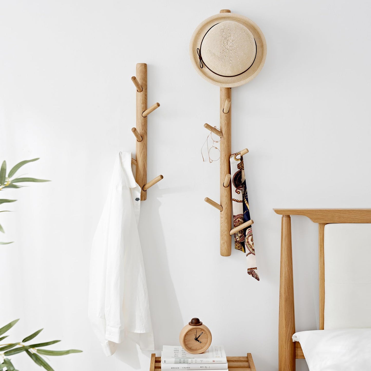 OAKERLAND Wooden Coat Rack Wall Mounted, Oak Floating Jackets Hooks for Bag, Scarves, Handbags, 4 Hooks Branch Shape Coat Rack for Entryway