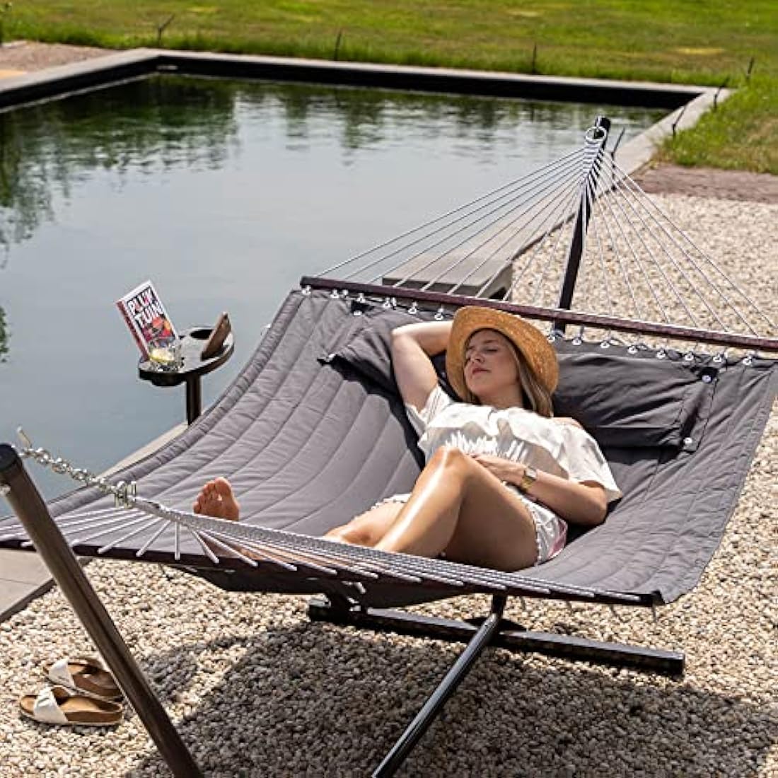 Vita5 Hammock Stand with Sidetable, Garden Hammocks 2 Persons, Side Table & Detachable Pillow, Heavy Duty 200kg Capacity, Indoor and Outdoor Hammock for Patio, Pool or Backyard (Dark Grey)