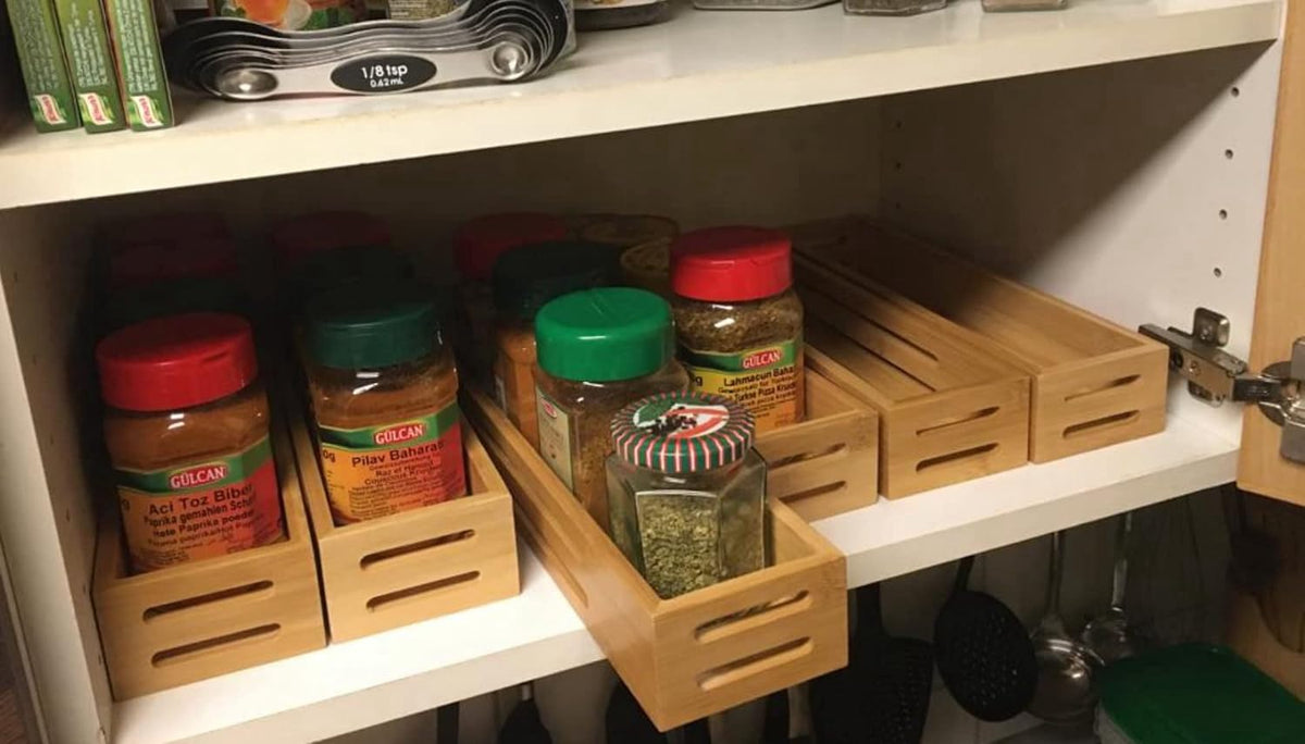 SAUNNIHEN Bamboo Spice Rack Organiser without Drilling, 4 Packs Spice Rack Wall Mounted, Spice Storage Organiser for Inside/Outside Cupboard, Herb
