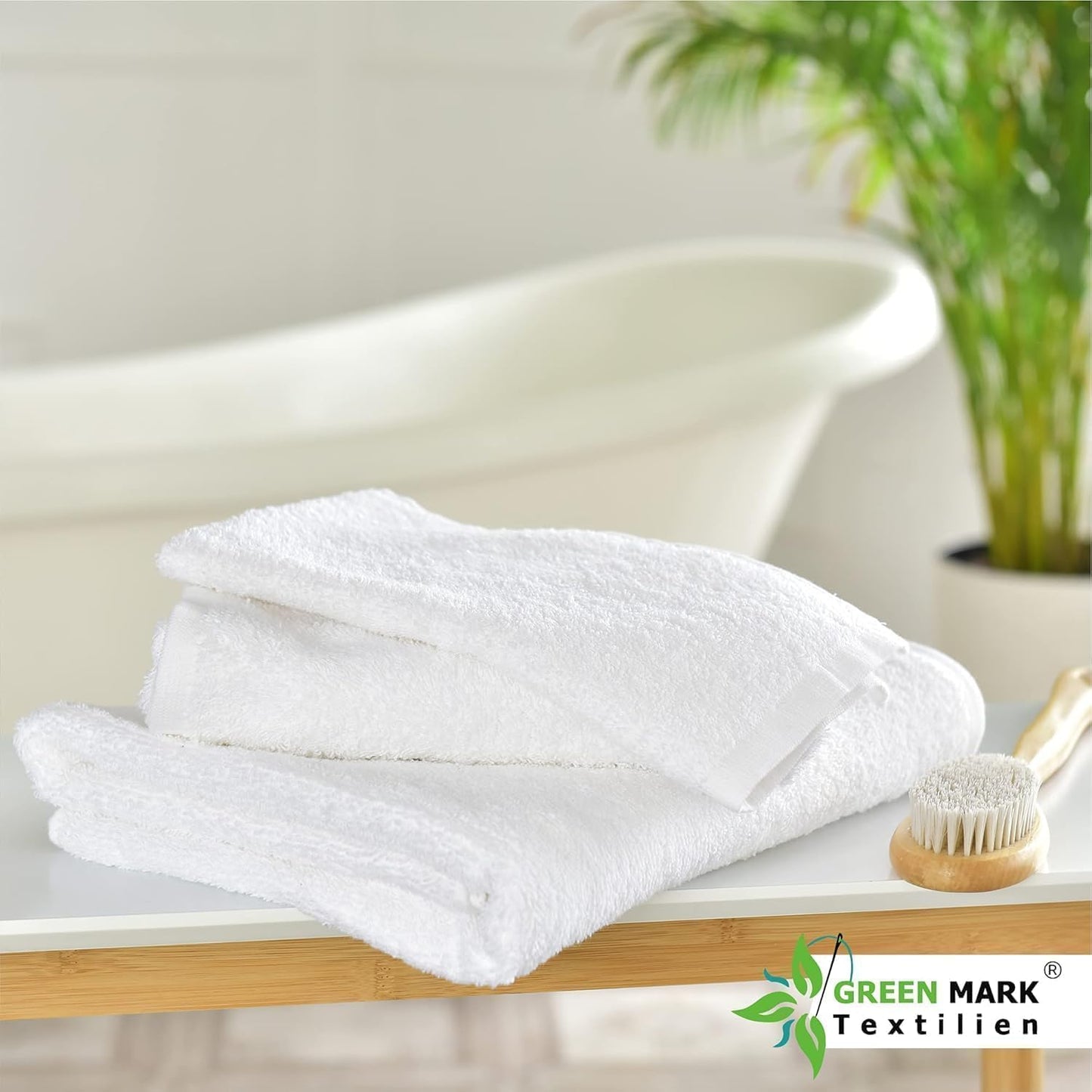 NatureMark 4-Piece Bath Towel Set – Soft & Absorbent Cotton Shower Towels for Everyday Use, White, 70 x 140 cm