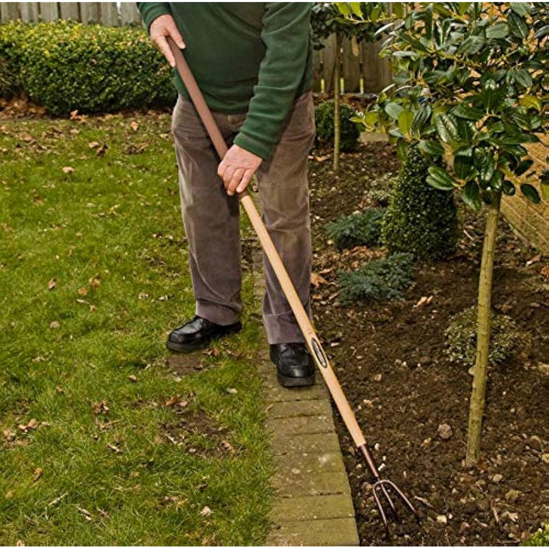 Spear & Jackson 4183NB Elements 3 Prong Cultivator, Brown wooden handle with bronze head