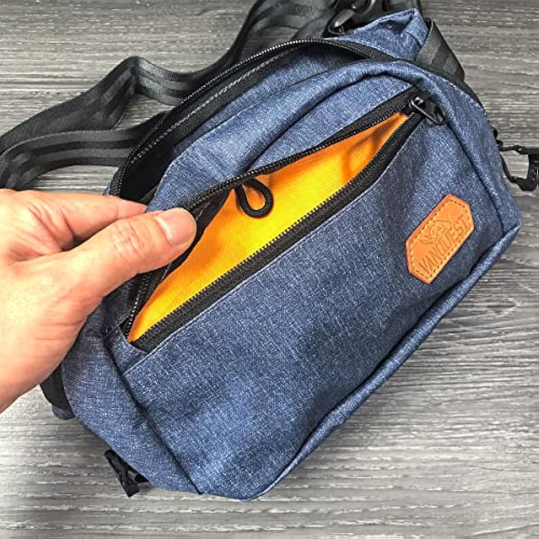 Dendrite-Large Waist Pack (Solid Black)