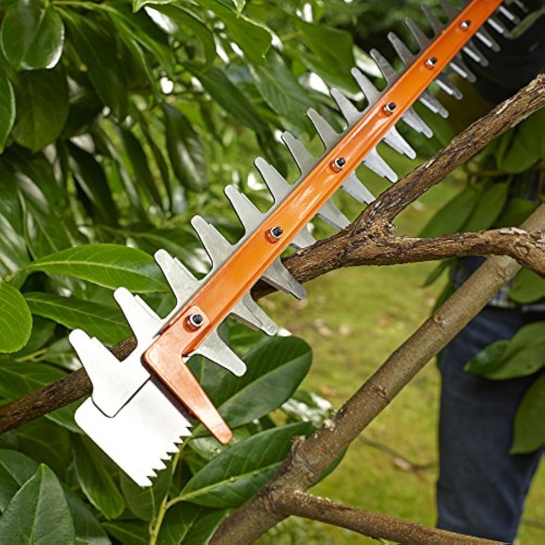 BLACK+DECKER Electric Hedge Trimmer, 600W, 60cm Dual Action Asymetric Steel Blades, 35cm, BEHTS501-GB