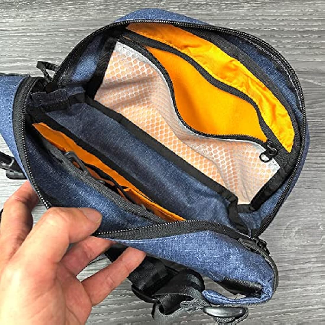 Dendrite-Large Waist Pack (Solid Black)