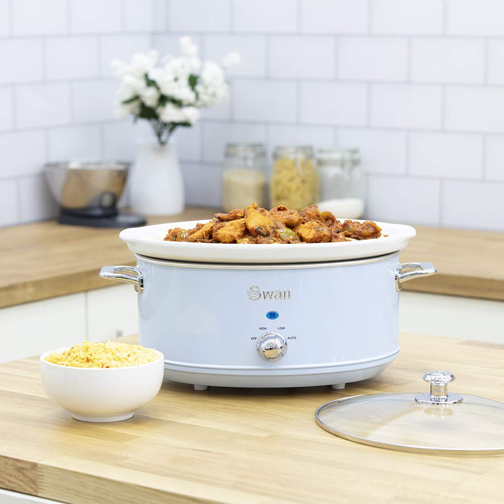 Swan SF17031BLN Retro Slow Cooker with 3 Temperature Settings, Keep Warm Function, 6.5L, 320W, Retro Blue